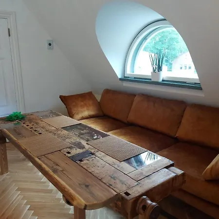 Modern History Apartman *