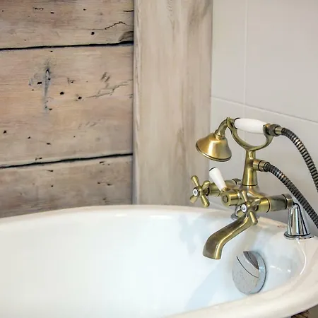 Modern History 아파트 *