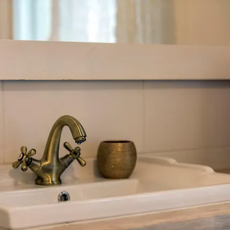 Modern History 아파트 *