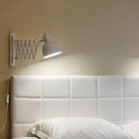 Apartman Modern History