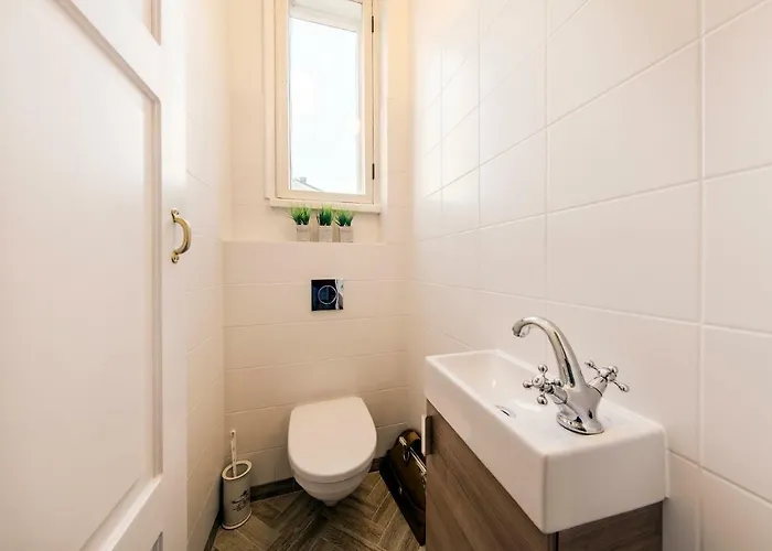 Apartament Modern History