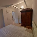 Modern History Apartman