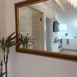 Modern History Apartman